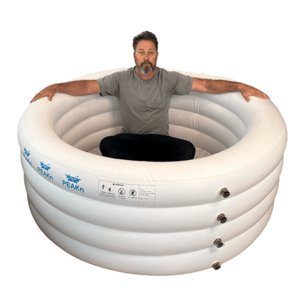 Peakn PK003 Ice Bath Inflatable Round man inside